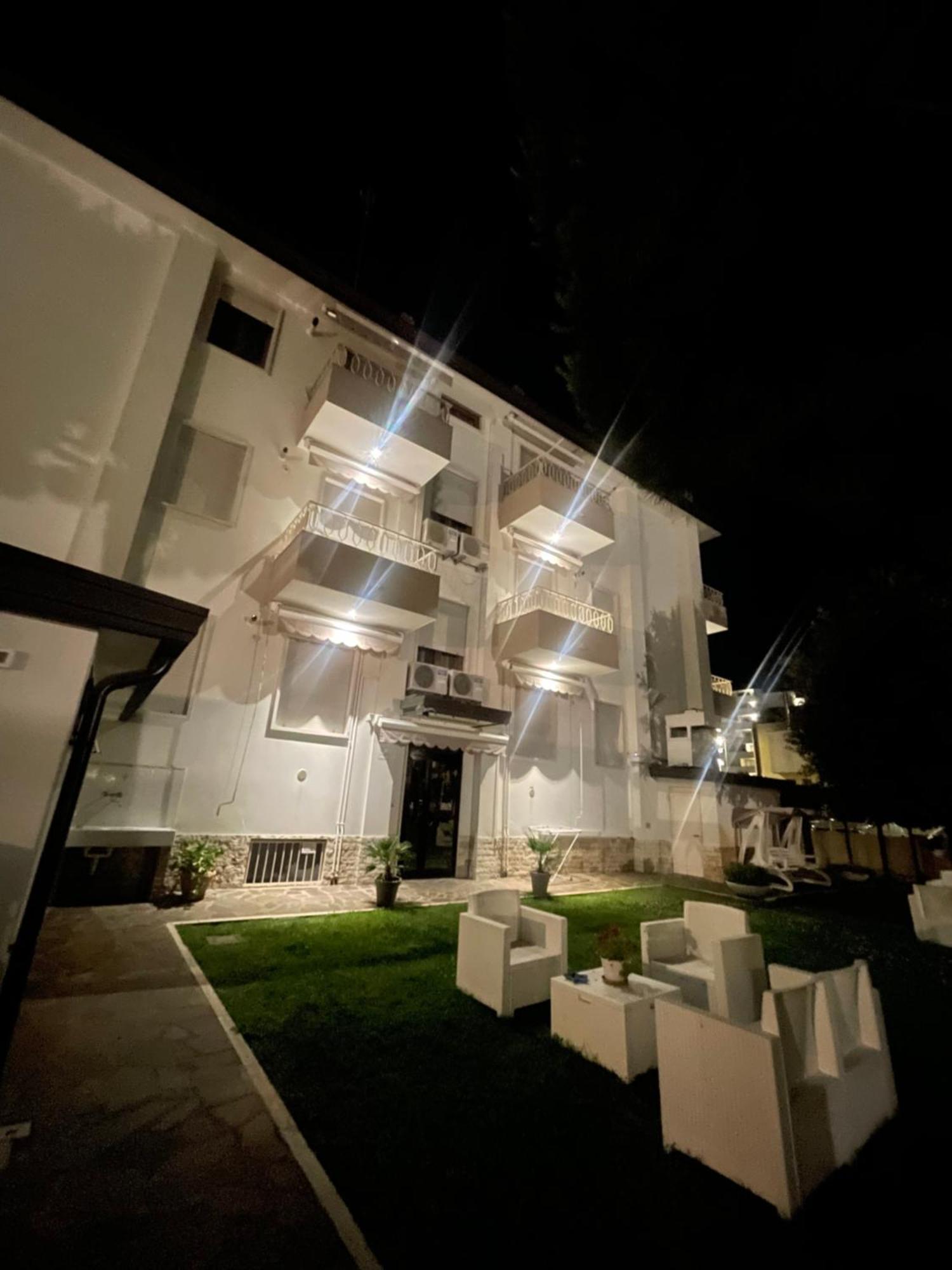 Palazzina Del Sole Sottomarina Exterior foto